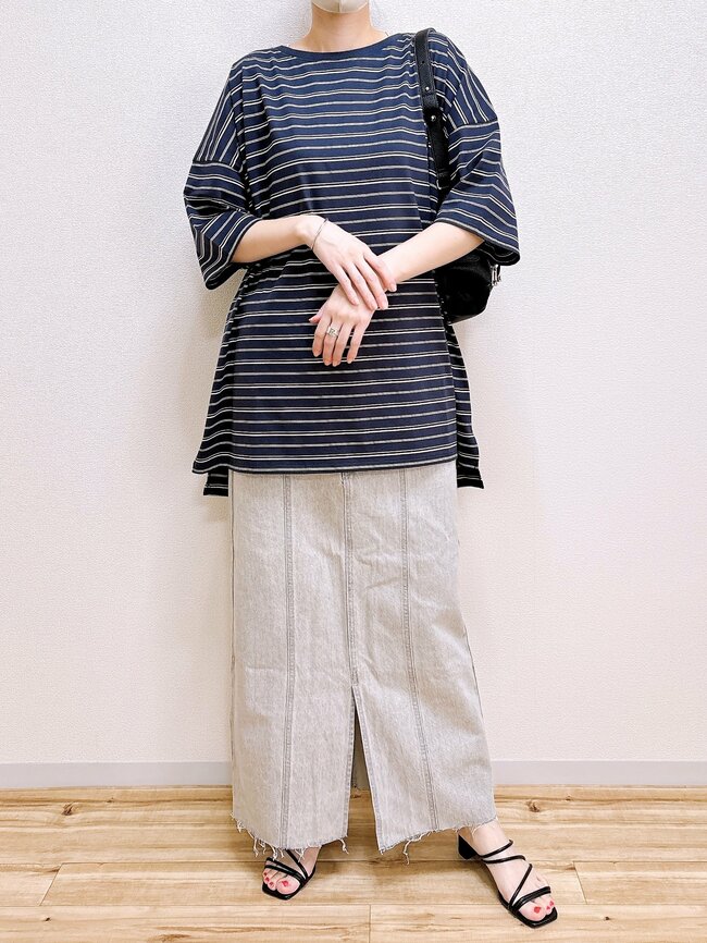 「色違いで2枚購入しました」ニコアンドの“ゆったりトップス”が体型カバーの天才なんです！「ノーストレスなので何枚あっても良い」「ボディライン隠しにはもってこい」