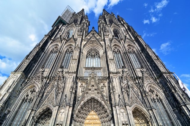 聖堂 ケルン 大 建設に6世紀かかった大聖堂。「ケルンを見ずに、ドイツを語るなかれ」