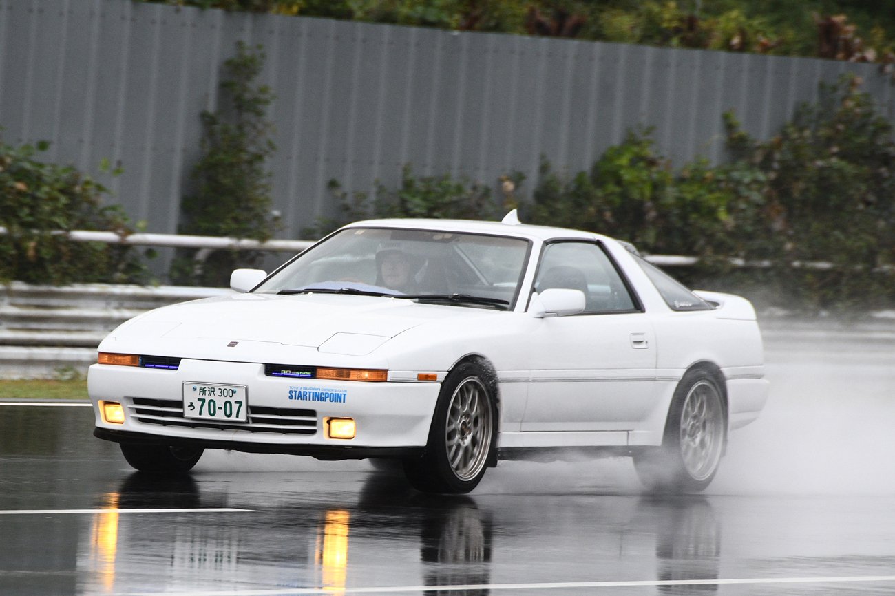 日本国内では初代、輸出仕様として3代目となるトヨタのスープラ。最終モデルでは280馬力に達する