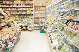 原材料価格軒並み下落でも、食品の値段が上がるのはなぜか