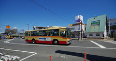 なぜバスの安全性は鉄道より後れているのか