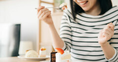 食事抜きでも太ってしまう「お菓子のドカ食い」を防ぐコツ