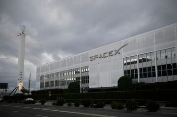 マスク氏のスペースX、EU衛星打ち上げへ