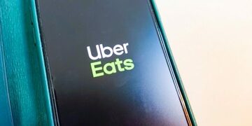 「Uber Eats」で、新型コロナの打撃を受けたレストランに寄付しよう！ 感染拡大の防止に効果的な「置き配」や、配達員にチップを贈れる新機能なども解説！