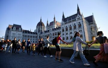 コロナの意外な余波、欧州で極右の勢い弱まる