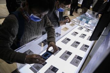 アップル内製モデム、新型iPhone搭載見送りの内幕