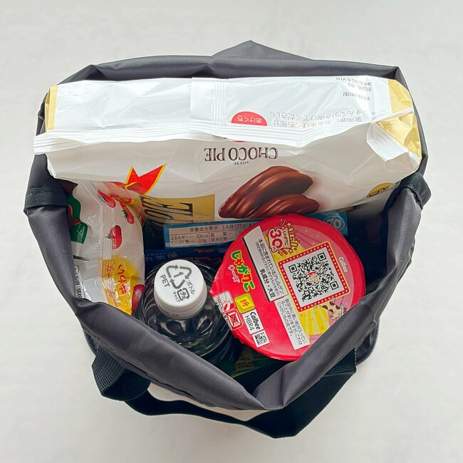 「イロチで購入しました」「必ず持ち歩いています」3COINSの“大容量エコバッグ”まとめ買いで大助かりなんです!「こういうのを待ってました!」