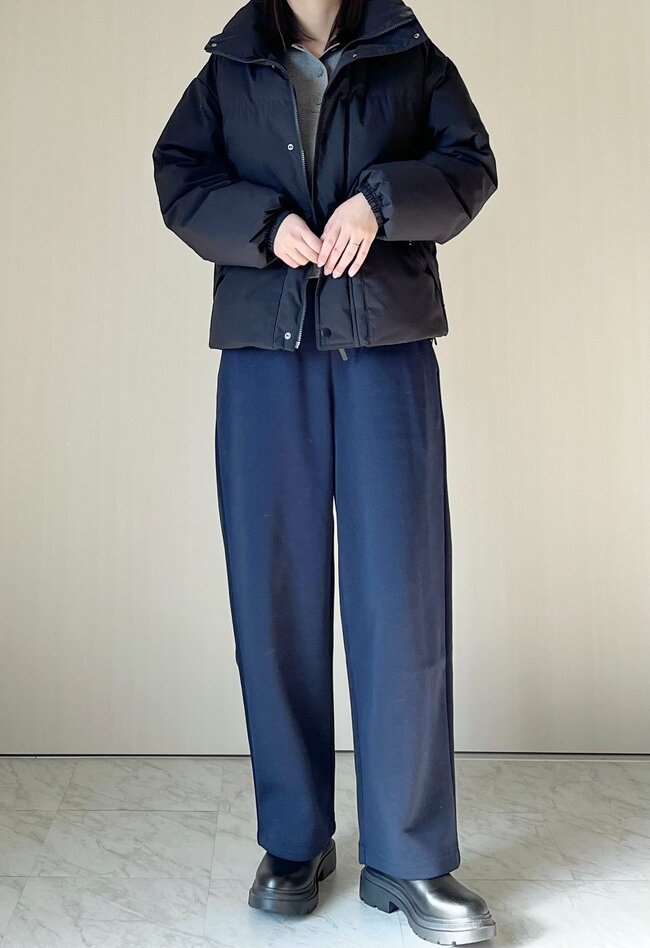 「好きすぎて全色買いました！」ユニクロの“楽ちんワイドパンツ”ダボっとした感じが可愛い！「通勤でも家でも愛用」「シルエットがとてもキレイ」