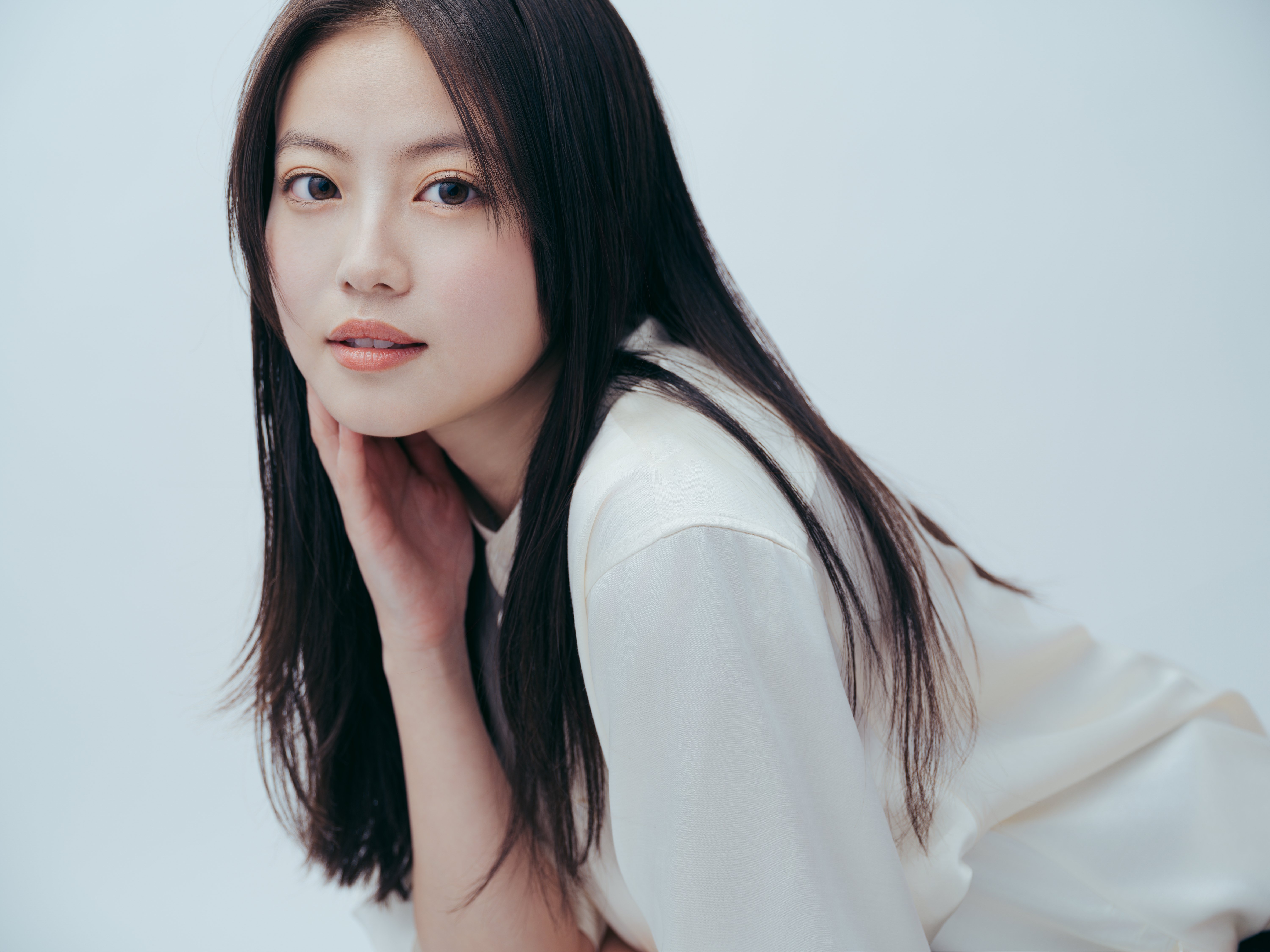 「無理」は禁物？朝ドラ主演・今田美桜があえて仕事のやり方を“決めこまない”理由【写真ギャラリー付き】