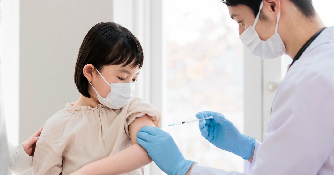 子どもへのファイザー製ワクチンは「安全」、接種後副反応報告で確認