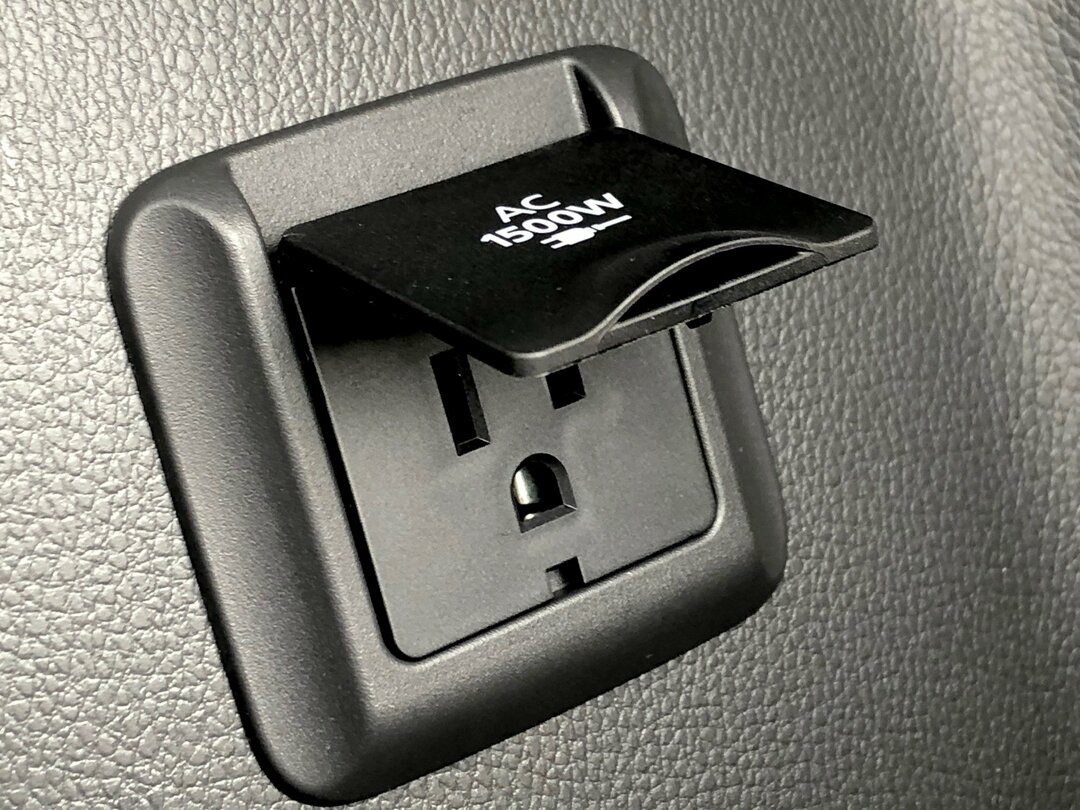 写真:1500w外部給電用のソケット