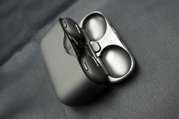 ソニー史上、最小最軽量で持ち運べる、完全ワイヤレス「WF-H800」発表