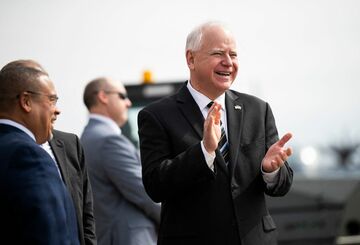 ハリス氏の副大統領候補、ミネソタ州のワルツ知事に