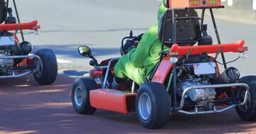 バナナの皮でカートはすべる？→大まじめに検証した結果「ゲームでは1本で滑ったのですが…」