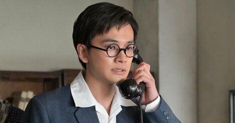 大地震が来ても寝る!?嵩の“伝説級エピソード”はやなせたかしの実話だった【あんぱん第84回レビュー】