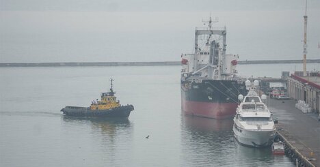 ホルムズ海峡再開、「軍事的圧倒」が鍵　ウクライナが米の教訓に