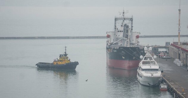 ホルムズ海峡再開、「軍事的圧倒」が鍵　ウクライナが米の教訓に