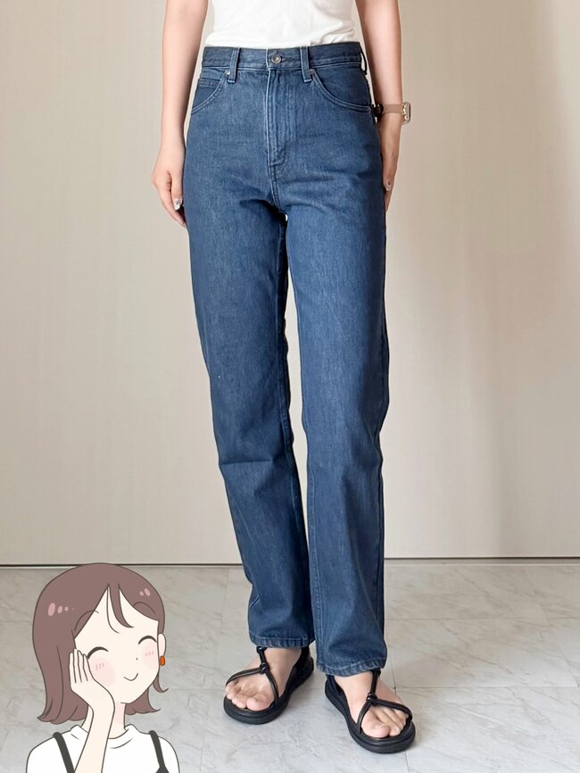 「とても綺麗なシルエット」「スタイル良く見えてびっくり」ユニクロの“新作ジーンズ”はくだけで脚長に見えてスゴい！「とても気に入りました」