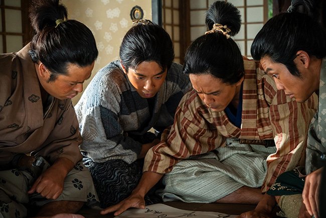 「墨俣に砦を築こうとしても、完成近くなると敵の総攻撃を受けてやられてしまう」そう聞いた秀吉・秀長兄弟は壊される前に砦（城）を築く方法を考える（C）NHK