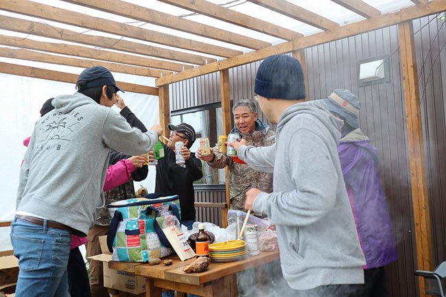 鹿肉とジンギスカンで歓迎していただいた　Photo by Mayumi Sakai