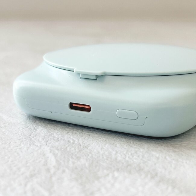 考えた人、天才すぎない?3COINSの“LEDミラーがついたモバイルバッテリー”メイク直しができて便利すぎる!「見た目も可愛い」「すごく良いです」