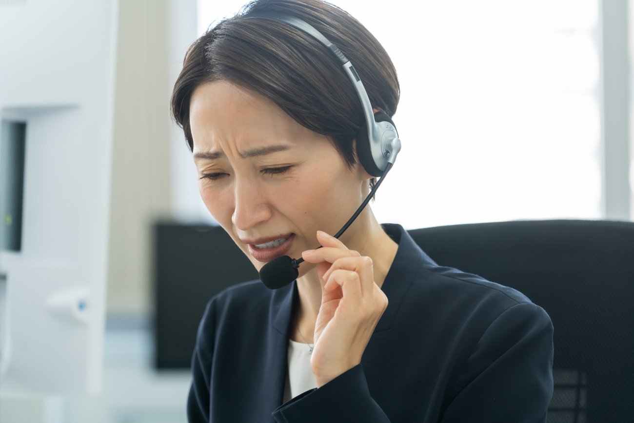 【一発アウト】クレーム客を逆上させるNG対応・ワースト1とは？