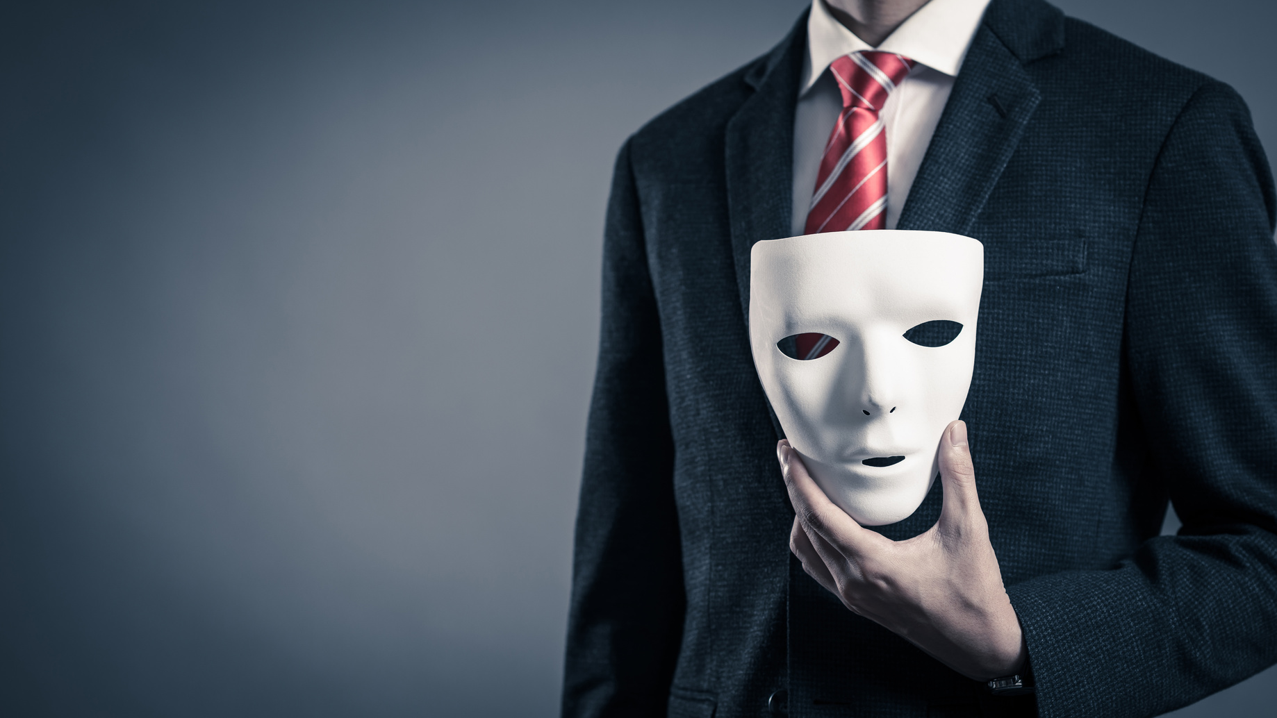 日本では、なぜすぐに「世論を誘導する力」が働くのか？
