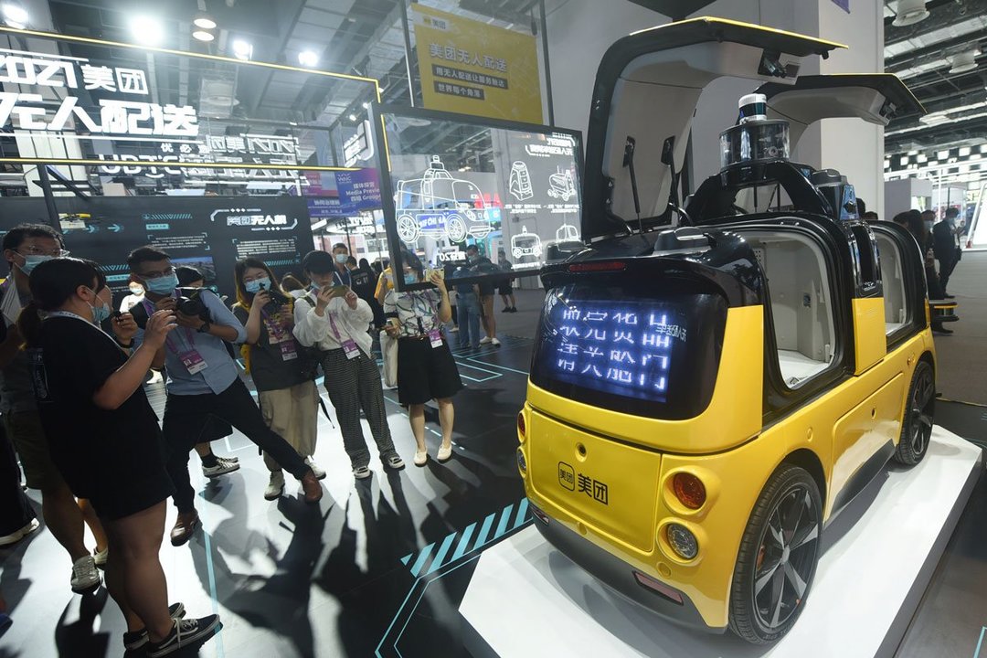 中国IT株に強まる逆風、学習塾も規制強化の標的に