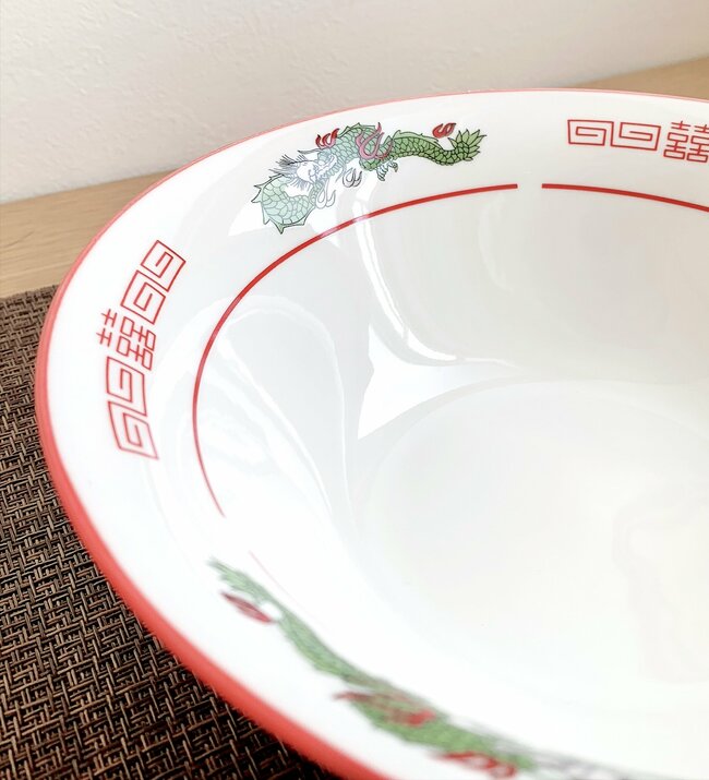 2個買いして正解でした!ダイソーの「町中華みたいな食器」昭和レトロ感がたまらない!《購入レビュー》