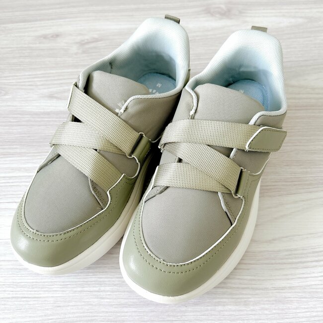 楽ちんすぎて、他のスニーカーに戻れない…!ワークマンの「新感覚シューズ」スポッと履けて、ふんわり歩けちゃうんです!