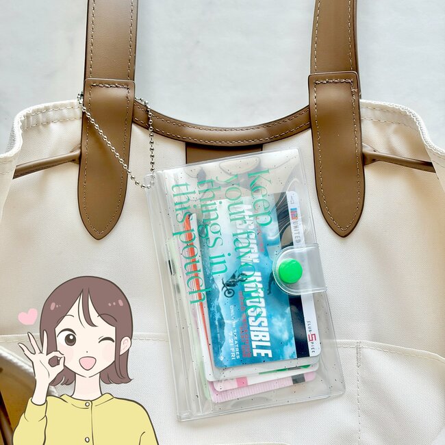 バッグの中で迷子にならない…！ダイソーの「めちゃ軽ミニ財布」カードやカギも収納できて優秀すぎる！《購入レビュー》