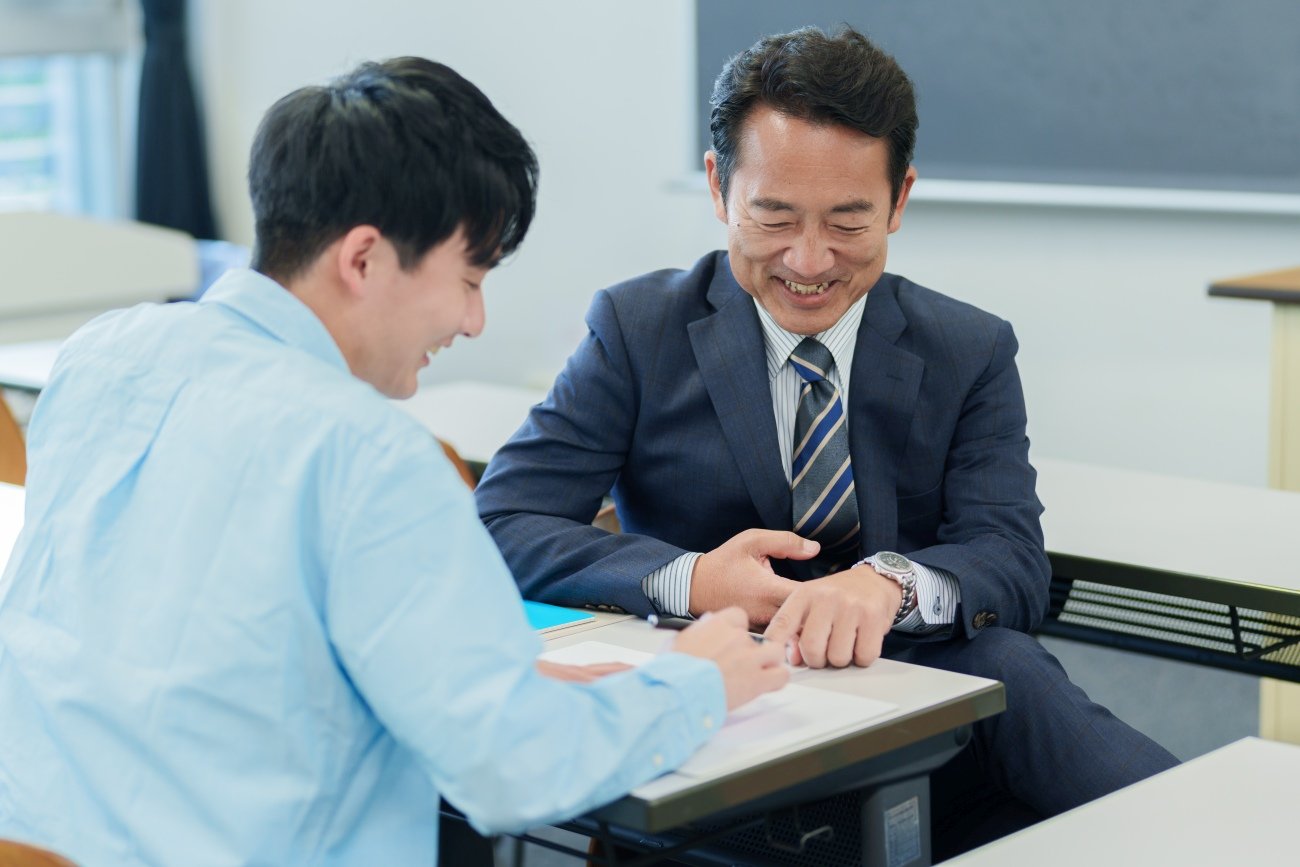 【定年後の仕事】75歳男性、会社役員から定年後に塾講師にキャリアチェンジした意外な「決め手」とは?
