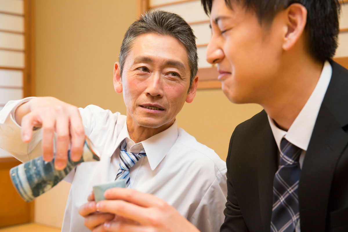部下を飲み会に誘ったら残業代請求…世代間ギャップの解決法
