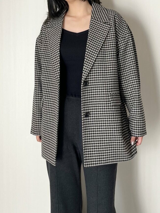 「着回し力が本当に高い」「控えめに言って最高」GUの“2990円アウター”がレトロ感たっぷりでおしゃれ!「色味が絶妙で何色とでも合わせやすい」