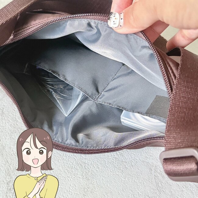 「安いし2個買いした」ユニクロの“1990円バッグ”がコンパクトな見た目なのに収納力バツグン！「衝動買いでしたがめっちゃ使える」「見た目がシンプルで最高」