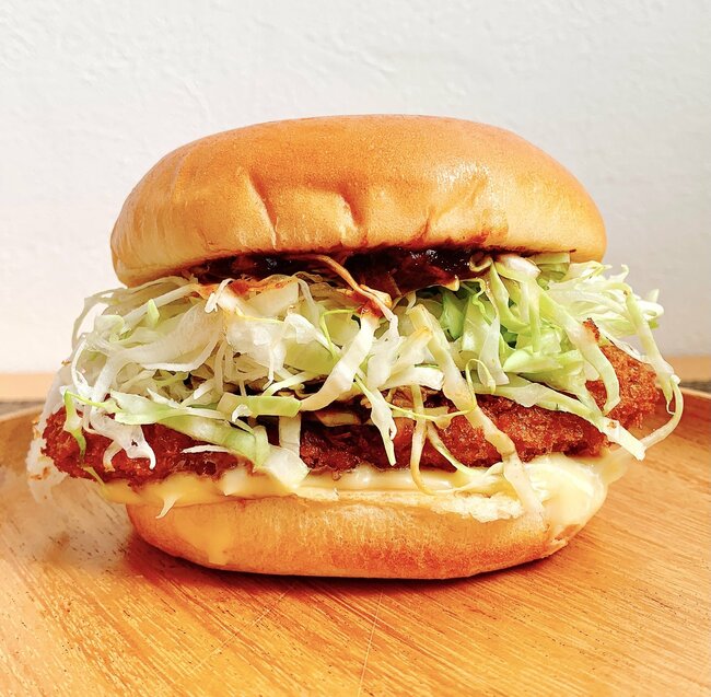 「やたらうまいぞ」「アタリが来た」モスバーガーの“期間限定メニュー”肉肉しさがたまらない！「反則でしょ」「レギュラー入りして」《実食レビュー》