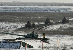 ロシア、医療部隊をウクライナ国境付近に派遣