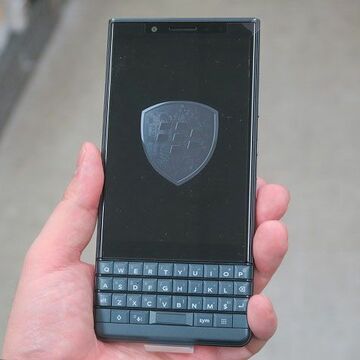 物理QWERTYキー付きスマホの廉価版「BlackBerry KEY2 LE」がアキバに入荷！