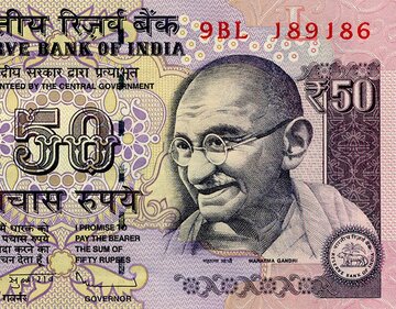 【リーダー必読】そりゃ人がついてくるわけだ…わずか79人を1万人に変えたガンディーの人心掌握術