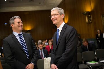 アップル広報責任者が退社へ、幹部の辞職続く