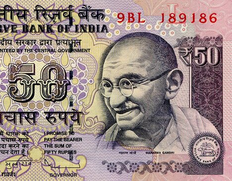 【リーダー必読】そりゃ人がついてくるわけだ…わずか79人を1万人に変えたガンディーの人心掌握術