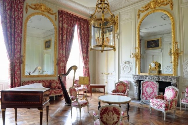 ベルサイユ宮殿 王妃の寝室の収納セット | www.bottonificiolozio.it