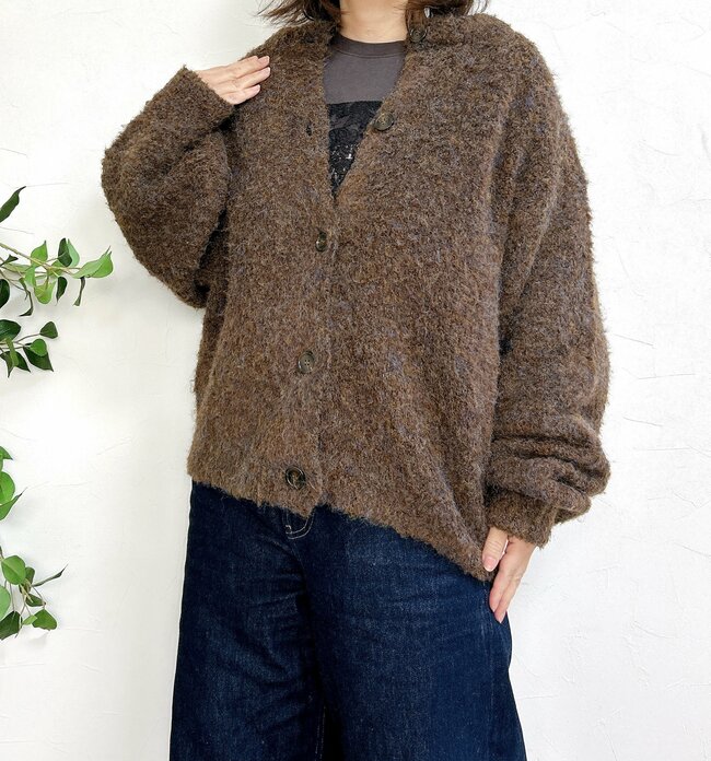 シルエットが可愛すぎる…！cocaの「ふわもこカーディガン」ゆったり体型カバーできるし、2990円はコスパいい！