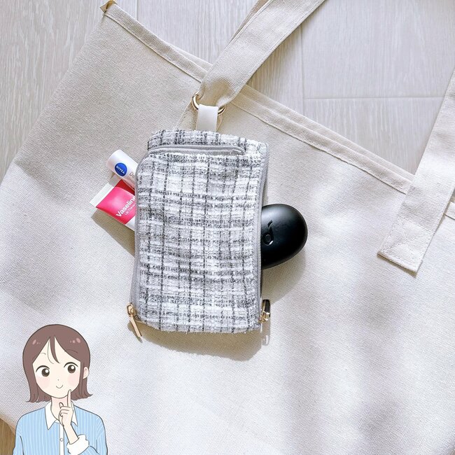 カードや診察券が20枚入った！ダイソーの「ぺたんこポーチ」ミニ財布にもなって便利すぎる！《購入レビュー》
