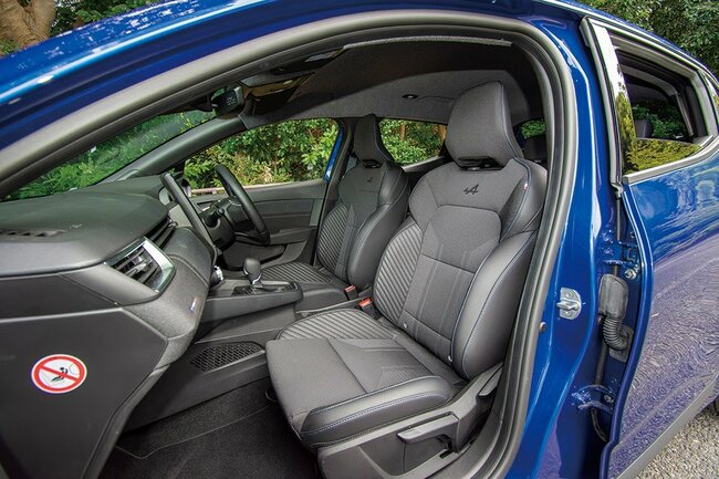 ルノー・ルーテシア・エスプリ アルピーヌ フルハイブリッドE-TECH前席