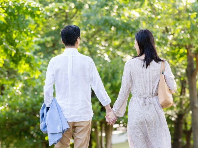 中年の今どき恋愛事情、燃え上がらなくても若者に負けない輝きを放つ“3つの特徴”