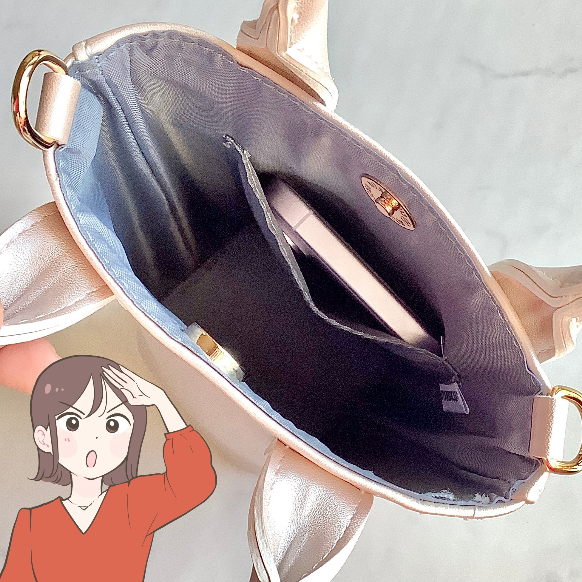 「かわいすぎんか？」「絶対ほしい」スタバの“カップみたいなショルダーバッグ”が素敵すぎる！「これから毎日使います」