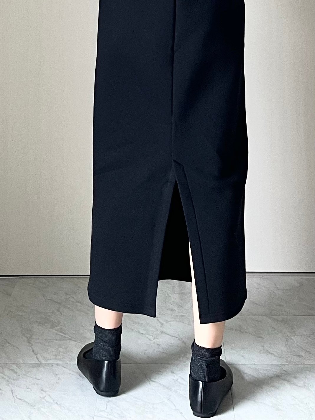 「色違いで買い足しました」GUの“ぽかぽかスカート”きれいめコーデにも使えて優秀です！「冬にはきたい暖かいスカート」「下にタイツを履くと寒さ知らずです」