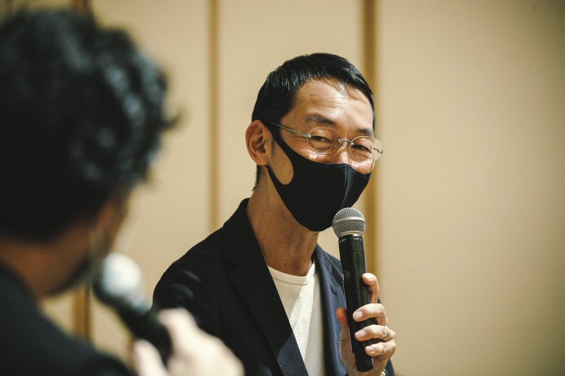旧態依然とした伝統的な業界は、どうすれば滅びずに生き残れるのか?