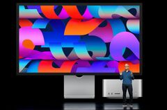 アップル、新製品で両極の消費者にアピール
